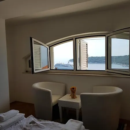 Dove With Sea View And Free Parking