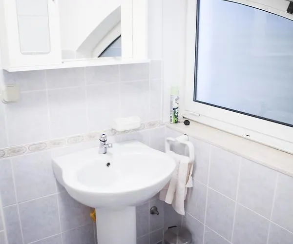 Dove With Sea View And Free Parking 杜布罗夫尼克