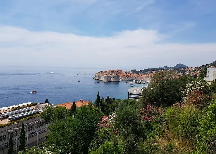 Dove With Sea View And Free Parking Apartmán *