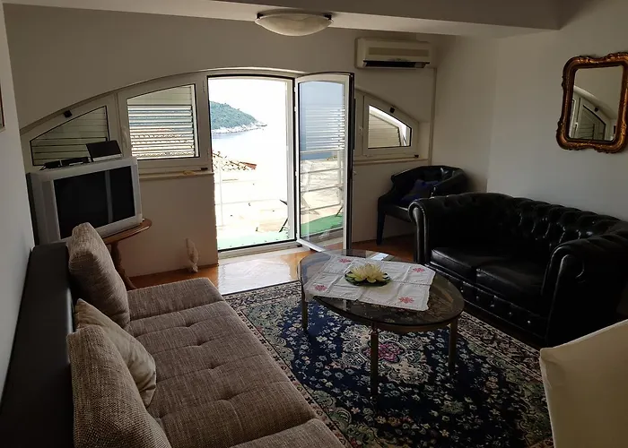 Dove With Sea View And Free Parking